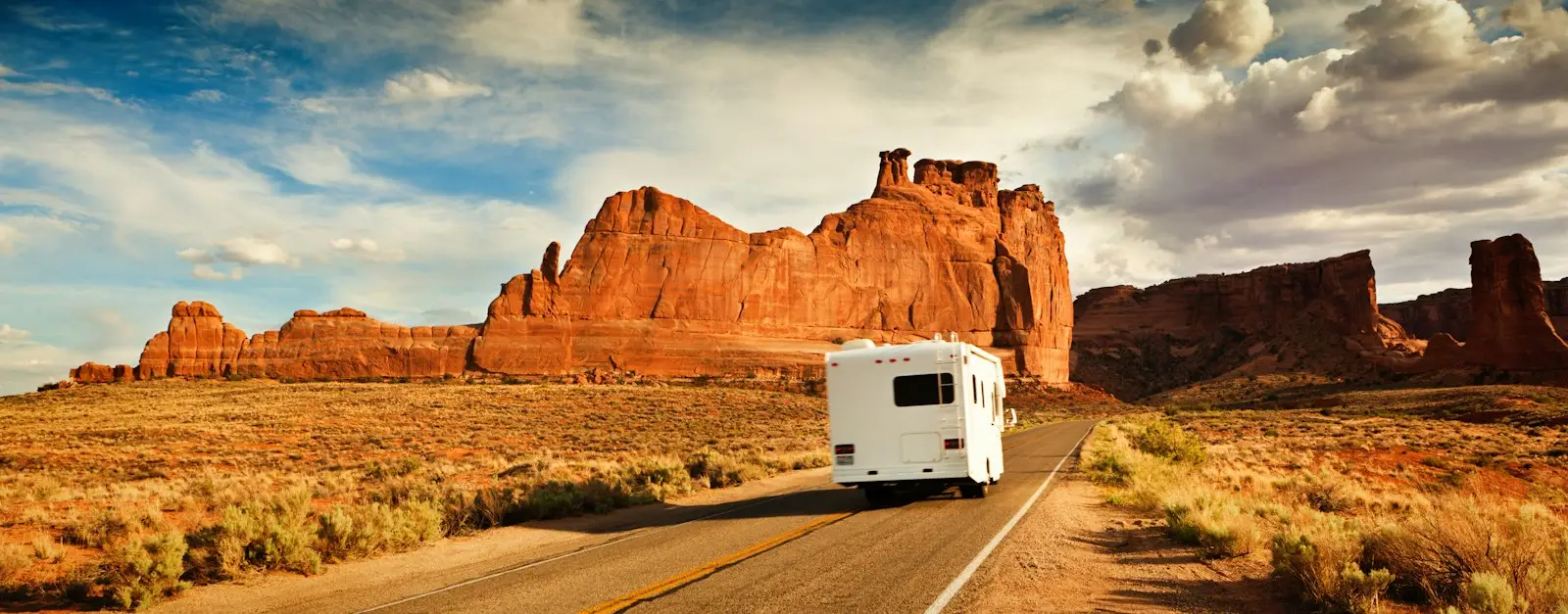Life on roads. RVing in Grand Canyon National Park. More like this at: https://www.rvingtrends.com/