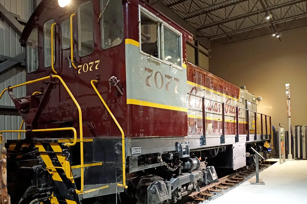 Canadian Pacific locomotive CP 7077 with roof-mounted air horns