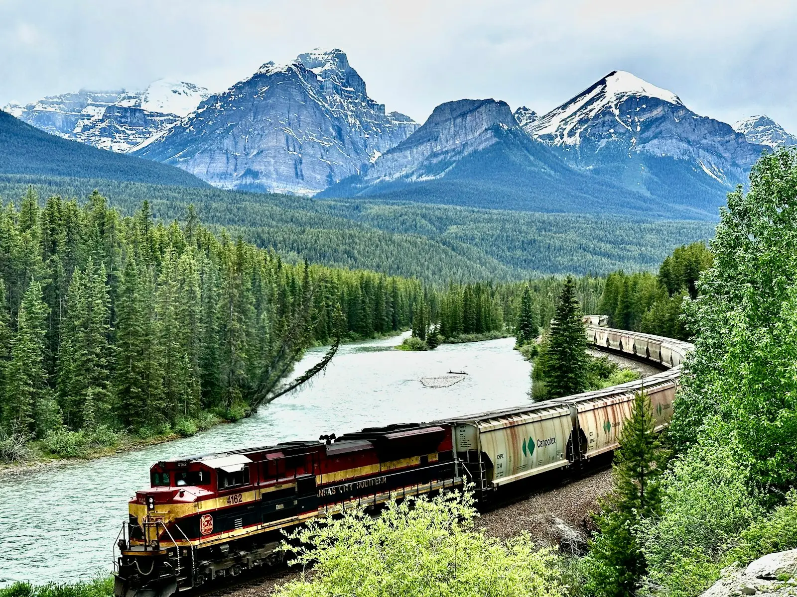 Morant's Curve, Alberta, Canada