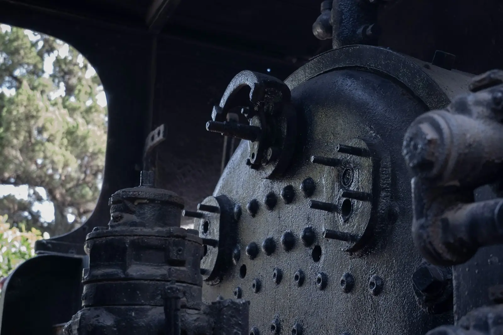 Close-up of a locomotive front — where the chord-horn assembly sits on a real freight engine