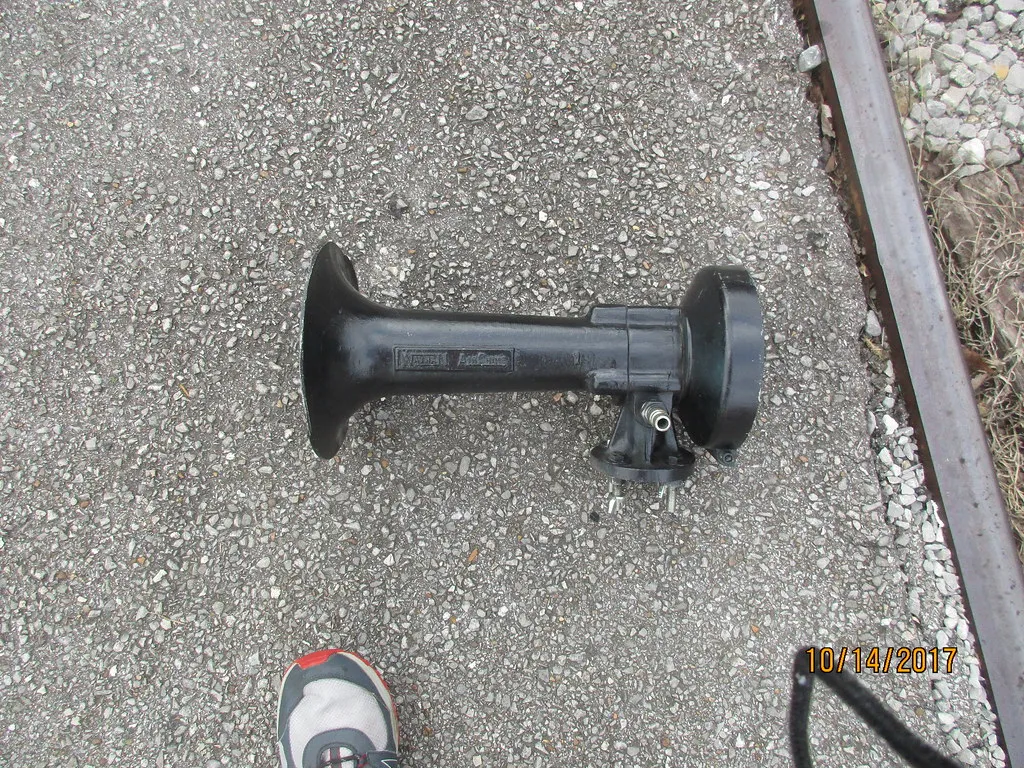 Nathan AirChime five-chime train horn