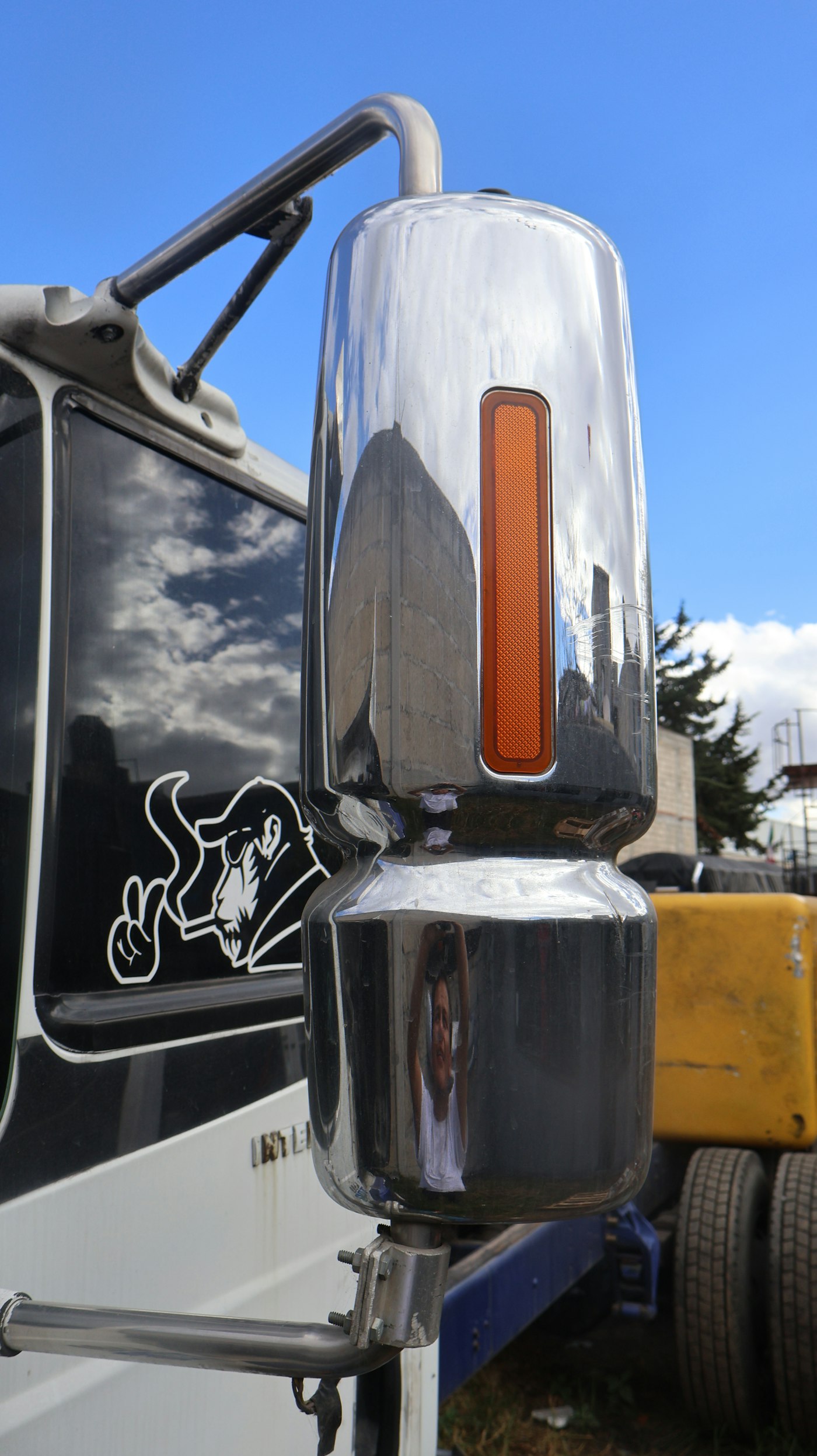 Chrome truck mirror — the polished-chrome aesthetic Kleinn targets in their lineup